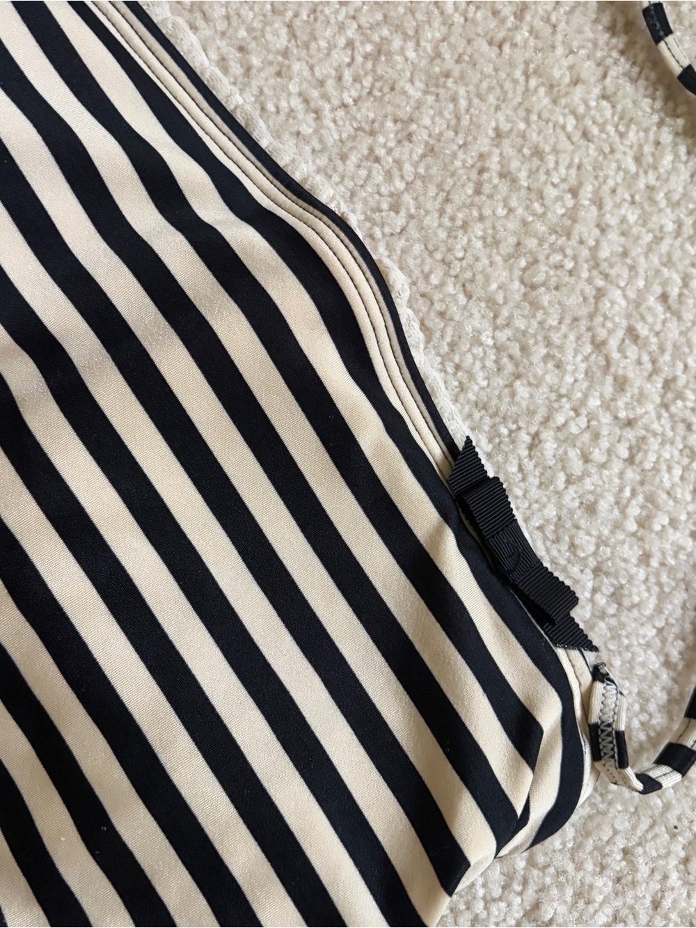 Juicy Couture Ruffled One Piece Stripe Swimsuit Black Ivory Size S - Picture 3 of 4